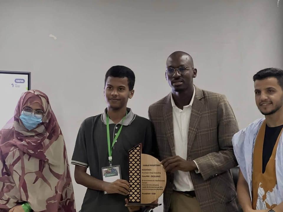 Les trois prix du hackathon IndabaX Mauritania 2026